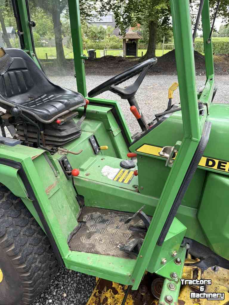 Horticultural Tractors John Deere 855 Diesel met maaidek en cabine