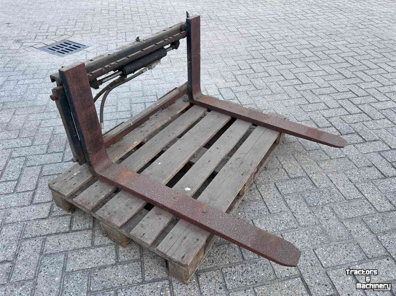 Pallet Fork frames Cascade Sideshift vorkenbord FEM 2 2500 KG