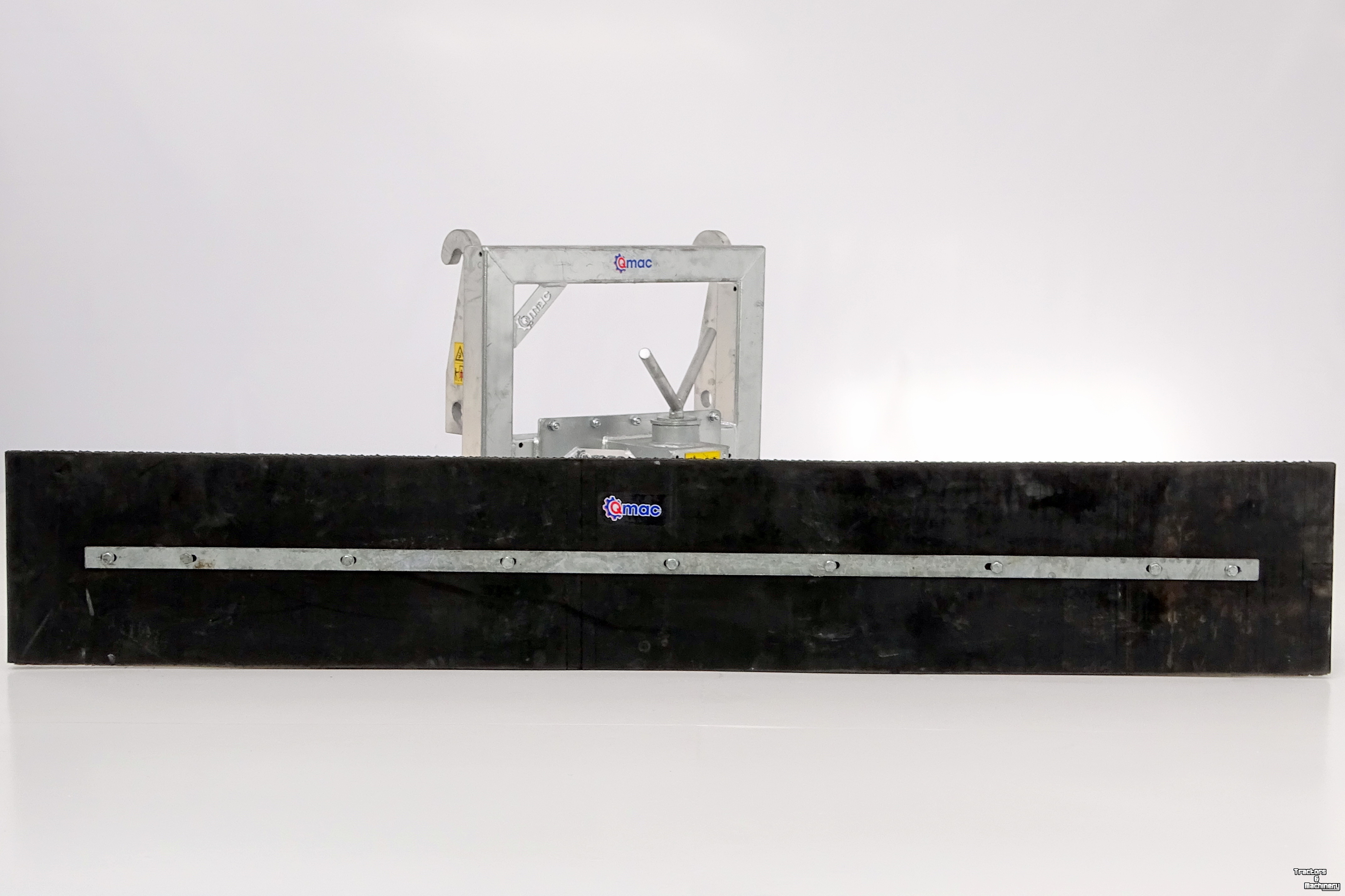 Manure scraper Qmac Rubber manure scraper hookup Weidemann