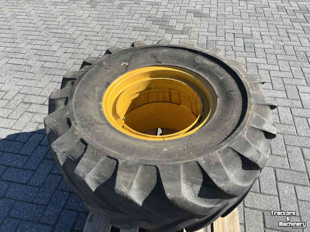 Wheels, Tyres, Rims & Dual spacers  425/75R20 Dubbellucht 20"
