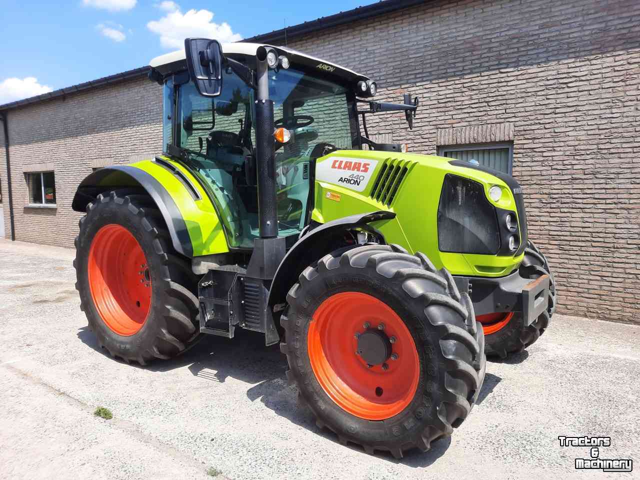 Tractor Claas Arion 440