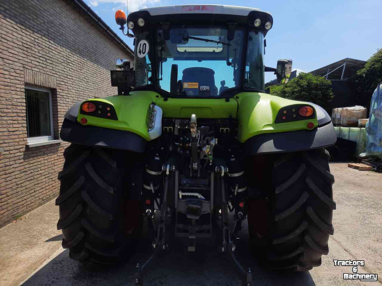 Tractor Claas Arion 440