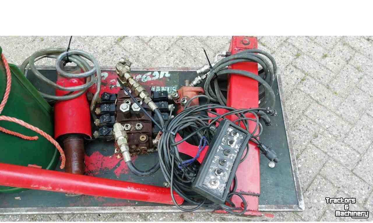 Diverse used spare-parts Trioliet Trioliet parts / Diverse onderdelen Triomix TM12