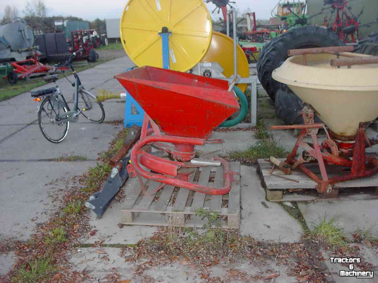 Fertilizer spreader  Kunstmeststrooiers