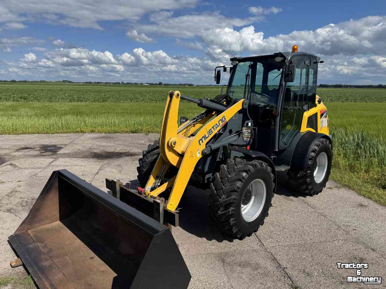 Wheelloader Mustang 708