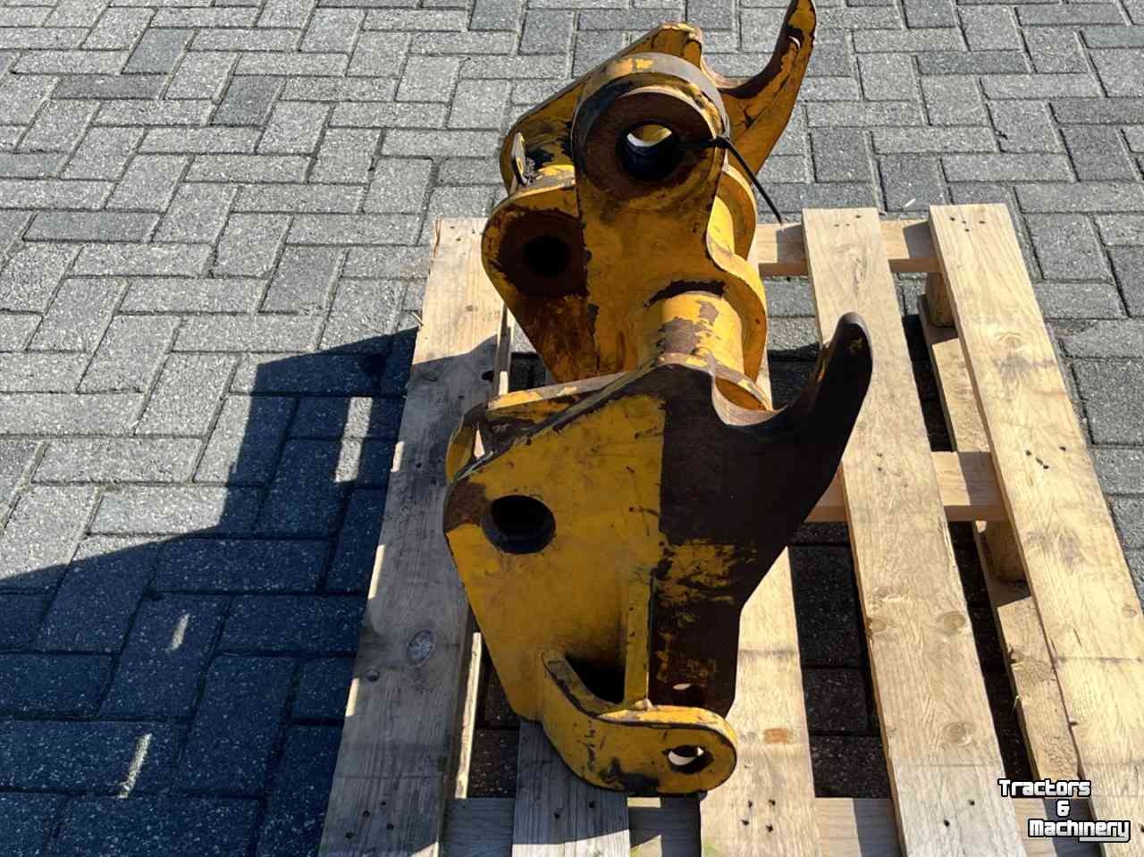 Quick hitches Manitou Snelwissel Manitou passend aan JCB 531-536-541 verreiker
