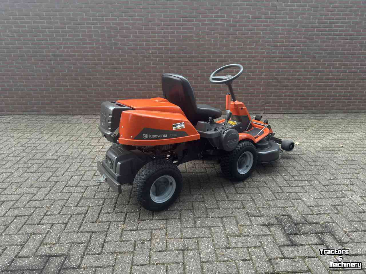 Ride-on mower Husqvarna R13C