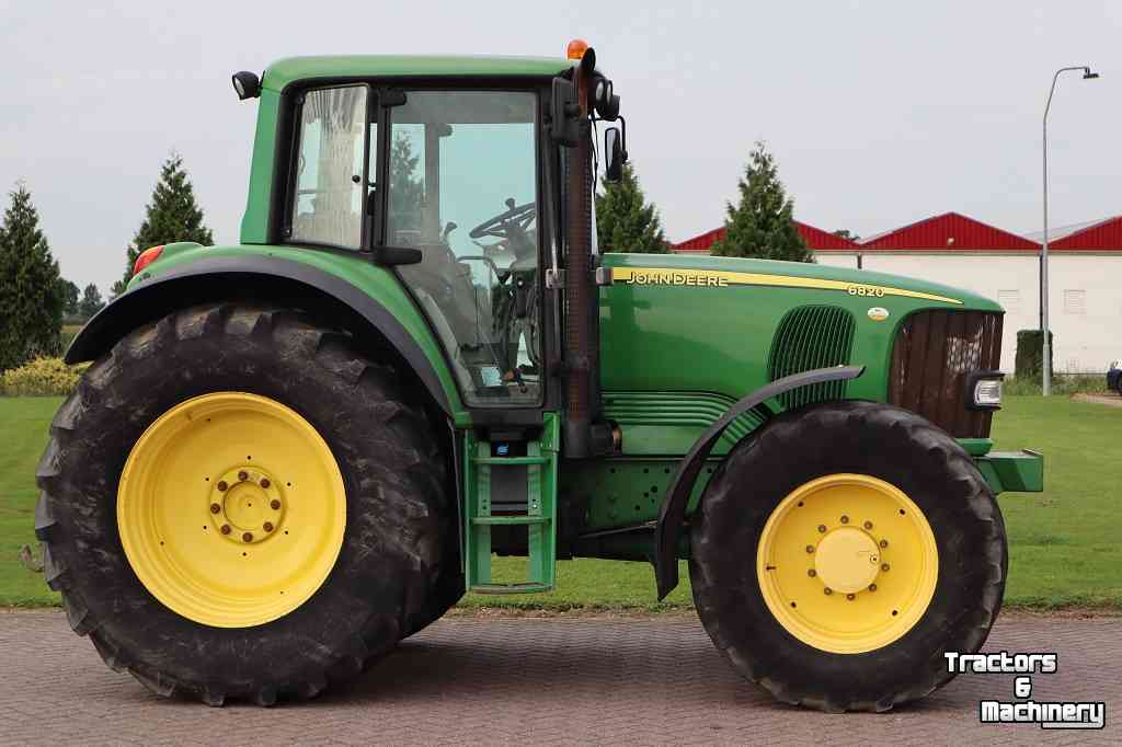 Tractor John Deere 6820