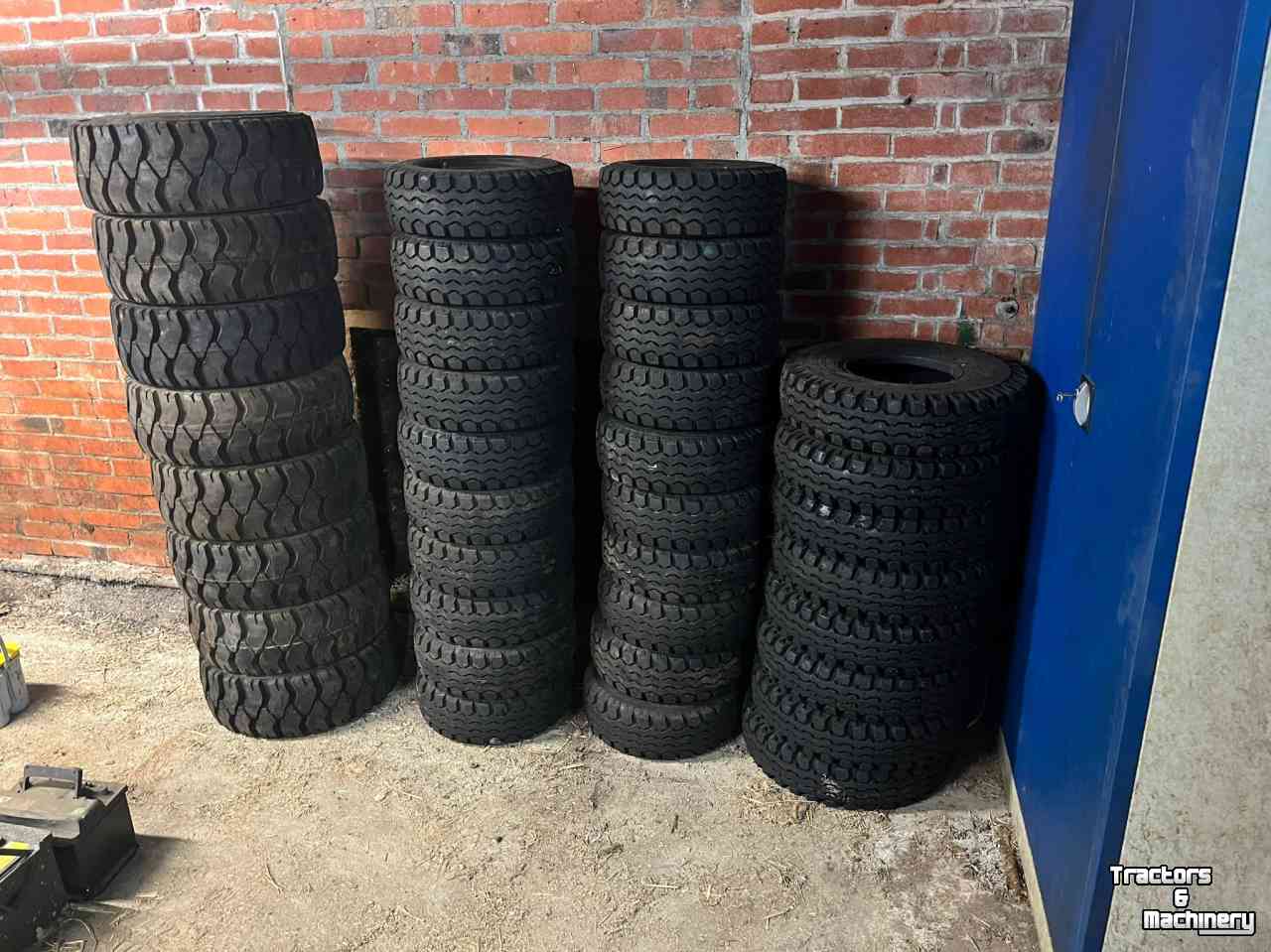 Wheels, Tyres, Rims & Dual spacers Dunlop 21x8-9
