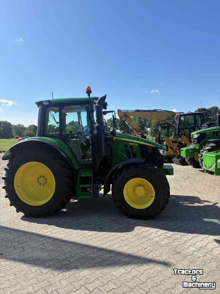 Tractor John Deere 6100M