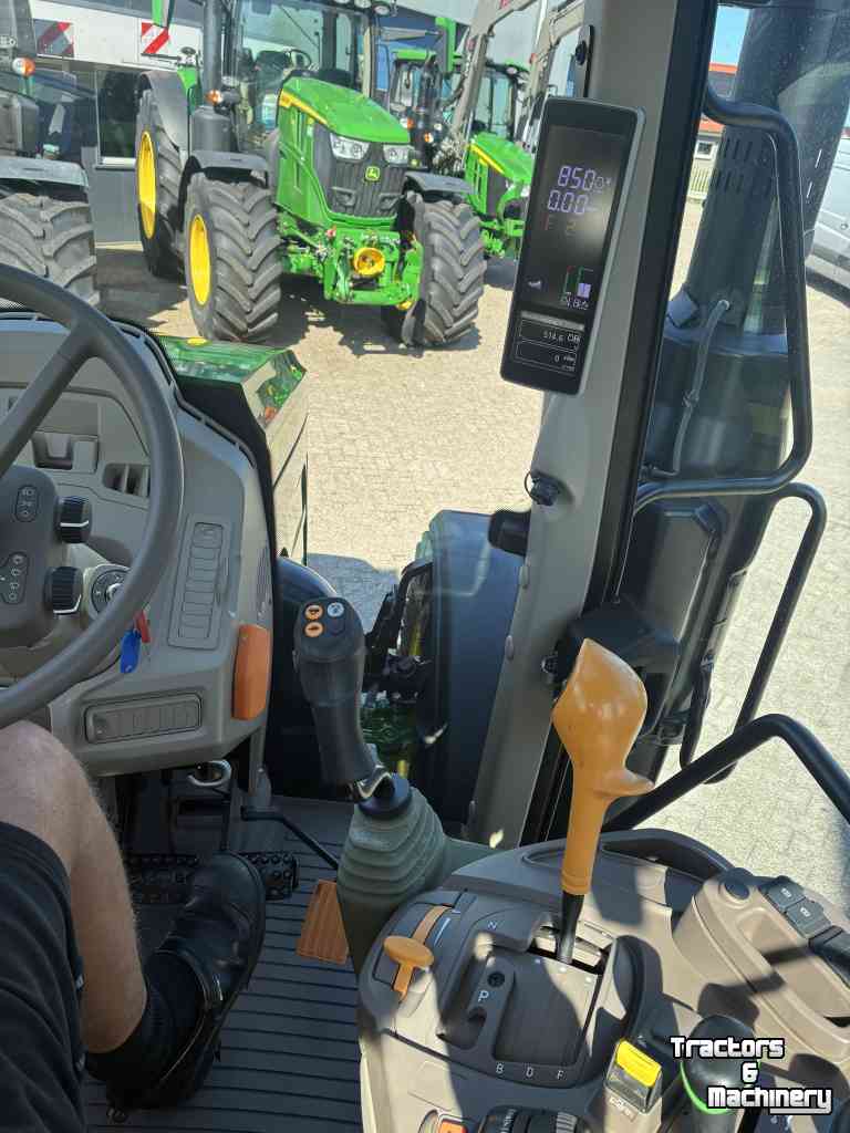 Tractor John Deere 6100M
