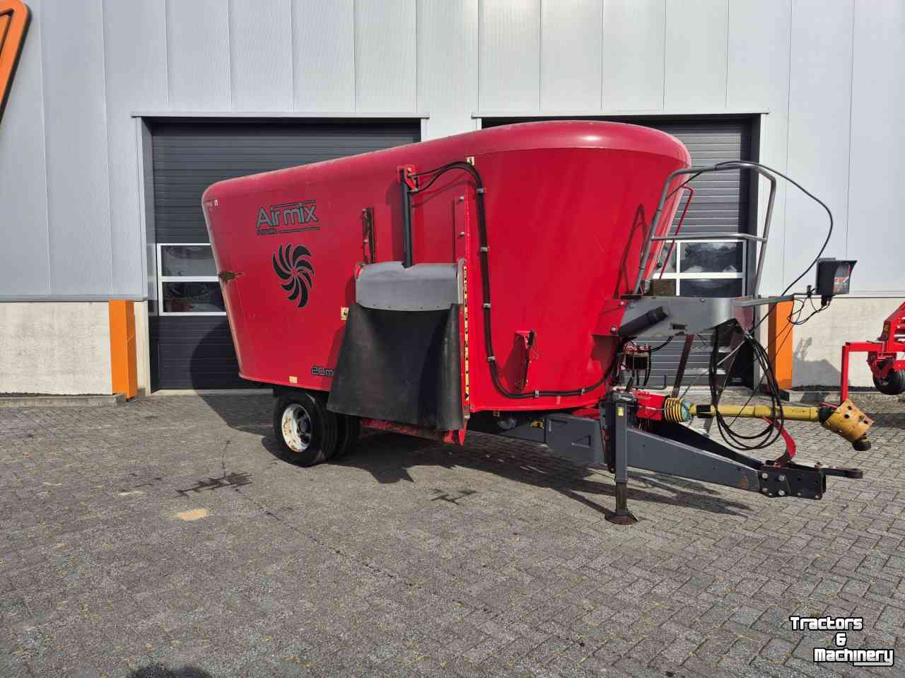 Vertical feed mixer Peecon Airmix 20 M3 voermengwagen