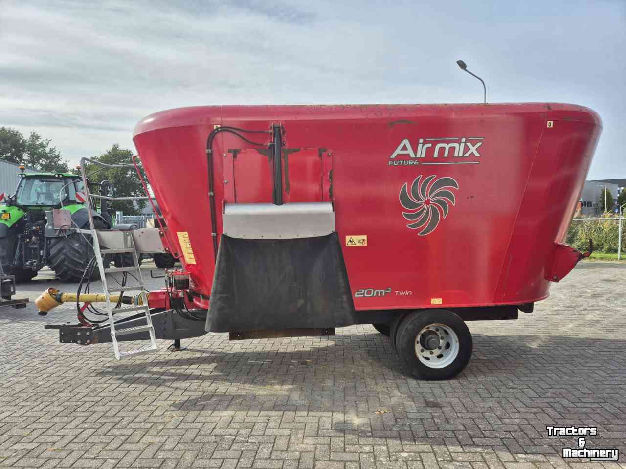Vertical feed mixer Peecon Airmix 20 M3 voermengwagen
