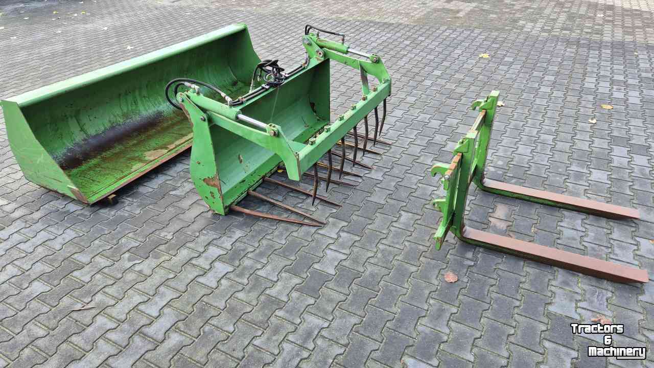 Front-end loader bucket / Front loader bucket John Deere Set van voorlader bak, mestgrijper en palletlepelbord, euro