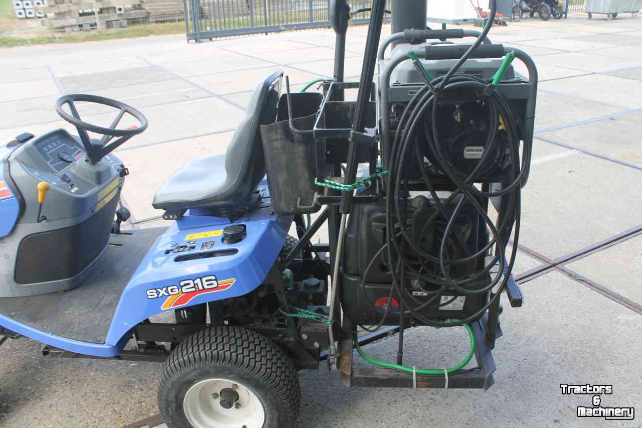 Horticultural Tractors Iseki SXG216H diesel hydrostaat minitrekker met Weedmaster onkruidkoker heetwatermachine