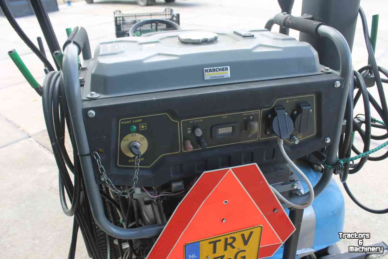 Horticultural Tractors Iseki SXG216H diesel hydrostaat minitrekker met Weedmaster onkruidkoker heetwatermachine