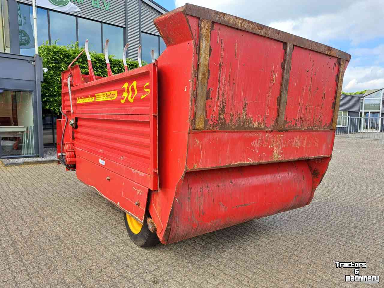 Silage-block distribution wagon Schuitemaker Amigo 30S