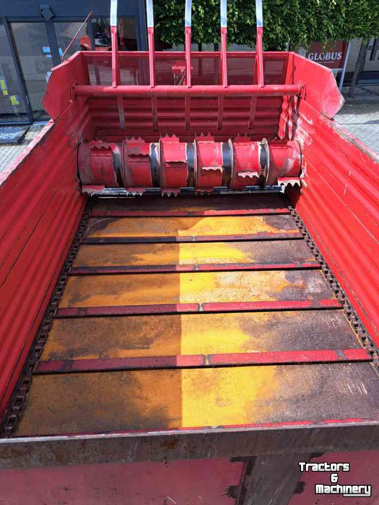 Silage-block distribution wagon Schuitemaker Amigo 30S