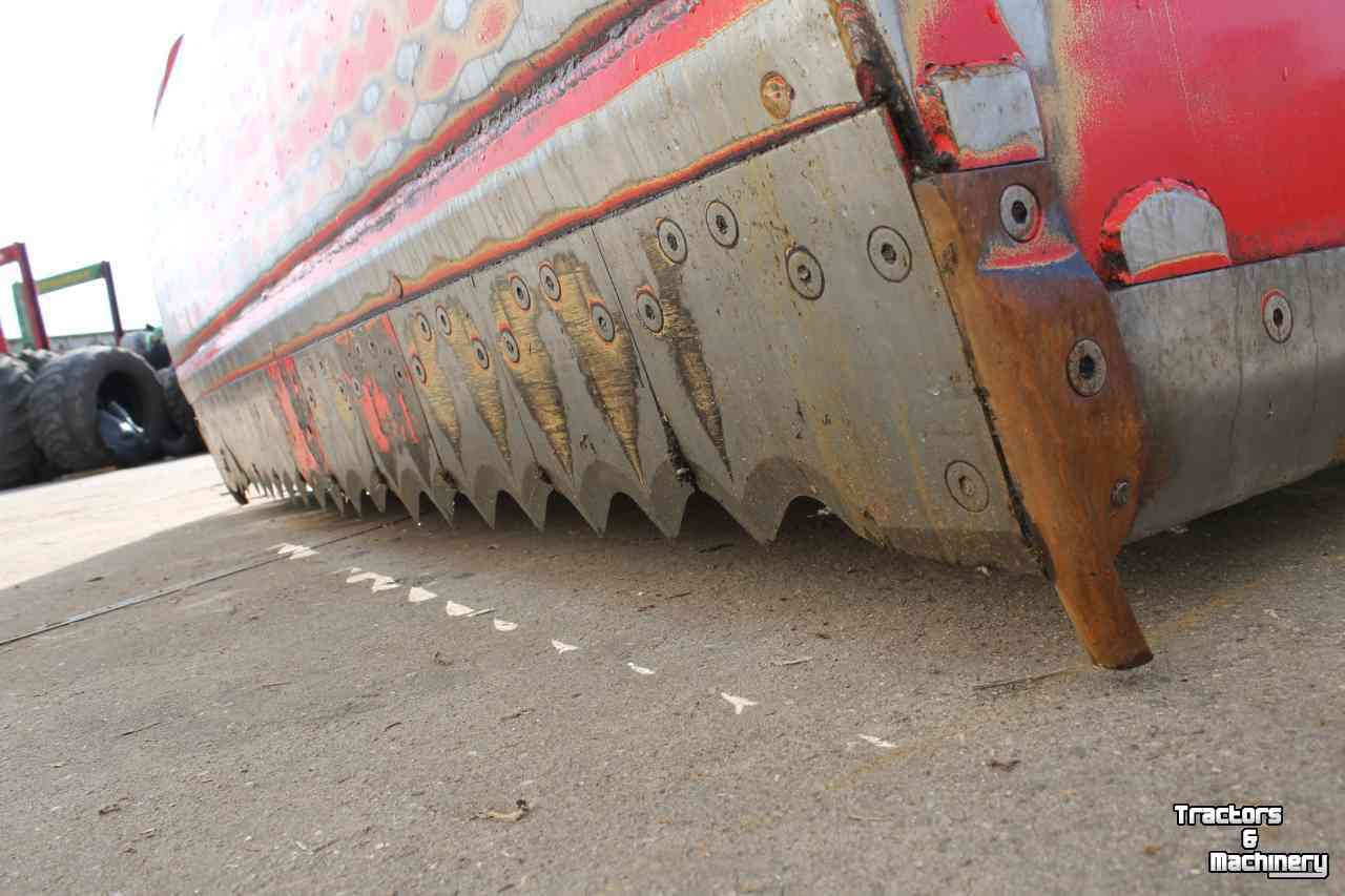 Silage cutting bucket Redrock Allround 240-100 kuilhapper met dichte bodem kuilgrijper