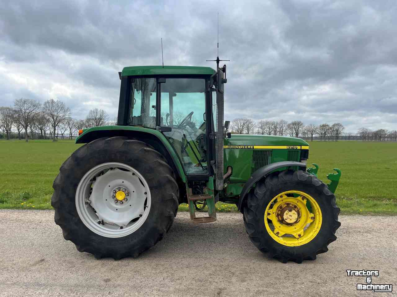 Tractor John Deere 6210 PQ LHR
