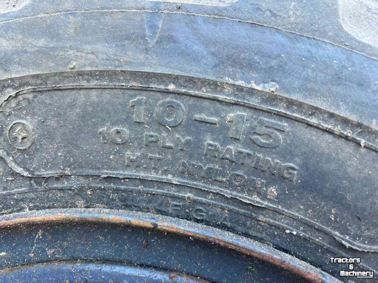 Wheels, Tyres, Rims & Dual spacers Bridgestone 10-15 10 ply schranklader banden
