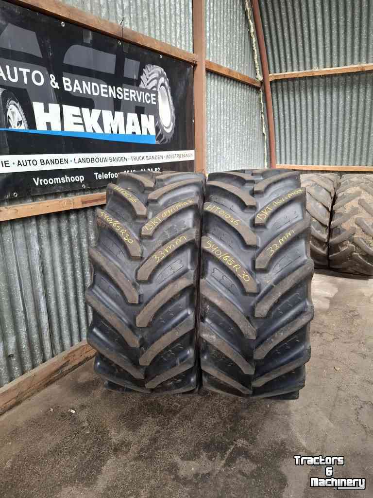 Wheels, Tyres, Rims & Dual spacers BKT 540/65R30