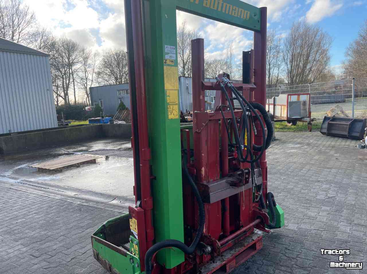 Silage block-cutter Strautmann HQ2500 met hefmast en hydr afschuiver