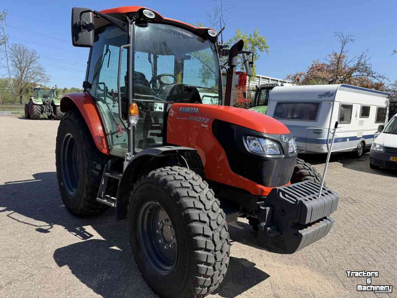 Tractor Kubota M7042