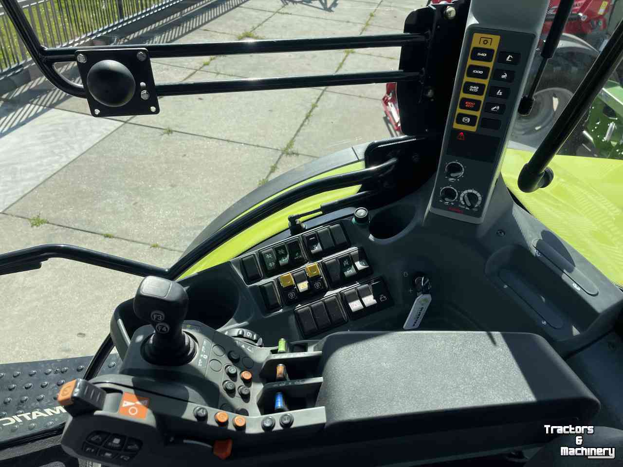 Tractor Claas Arion 550 C-Matic