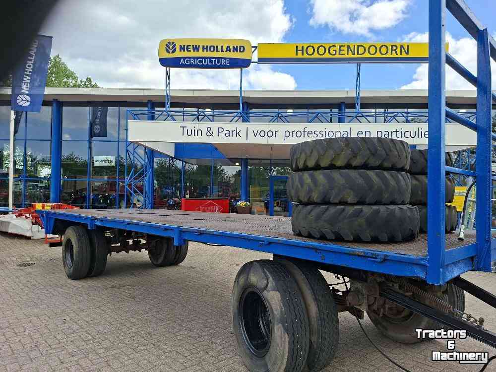 Agricultural wagon  Platte Balenwagen Aanhanger