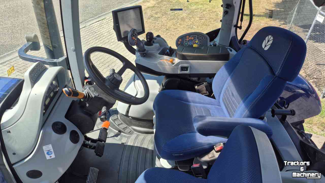 Tractor New Holland T7.230 PC 40-eco, Lucht, Fronthef, geveerde cvooras en cabine BluePower