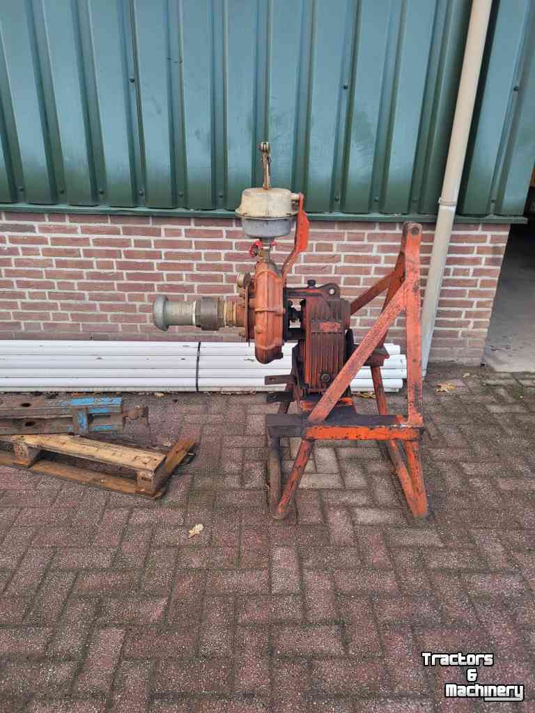 Irrigation pump Vincenzi & Gibertini Aftakaspomp V&g 2-80/8 op bok