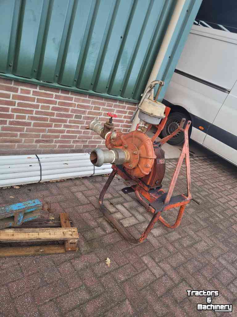 Irrigation pump Vincenzi & Gibertini Aftakaspomp V&g 2-80/8 op bok