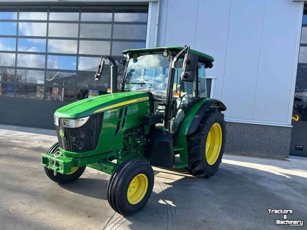 Tractor John Deere 5075M