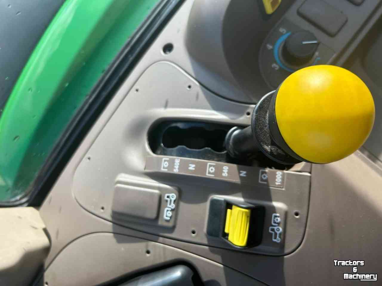 Tractor John Deere 5075M