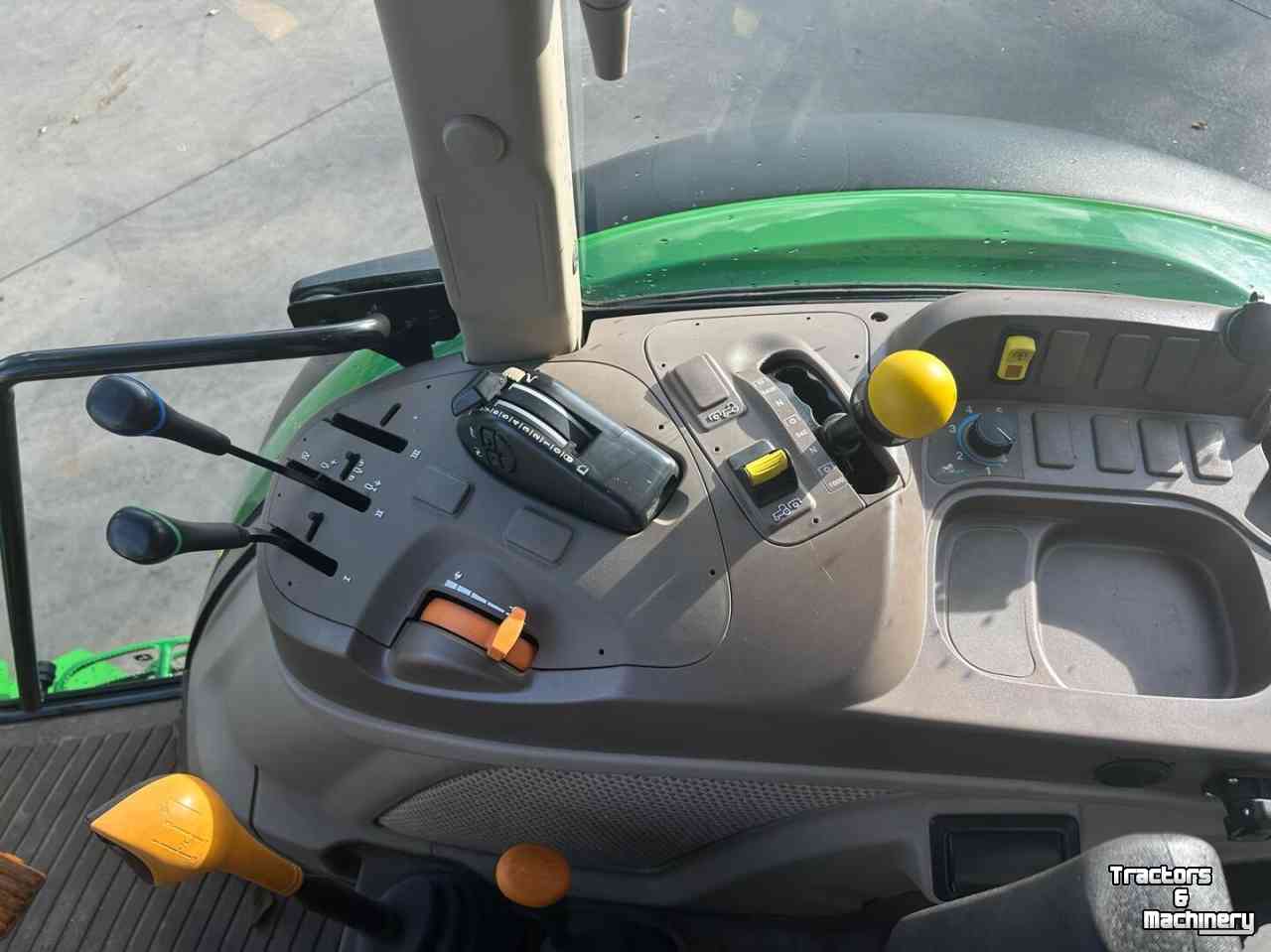 Tractor John Deere 5075M