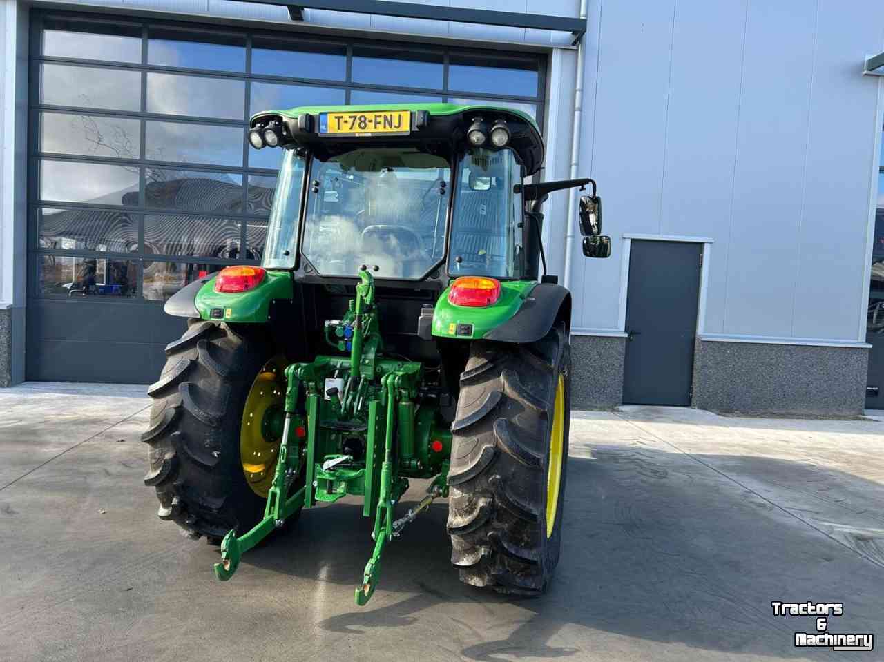 Tractor John Deere 5075M