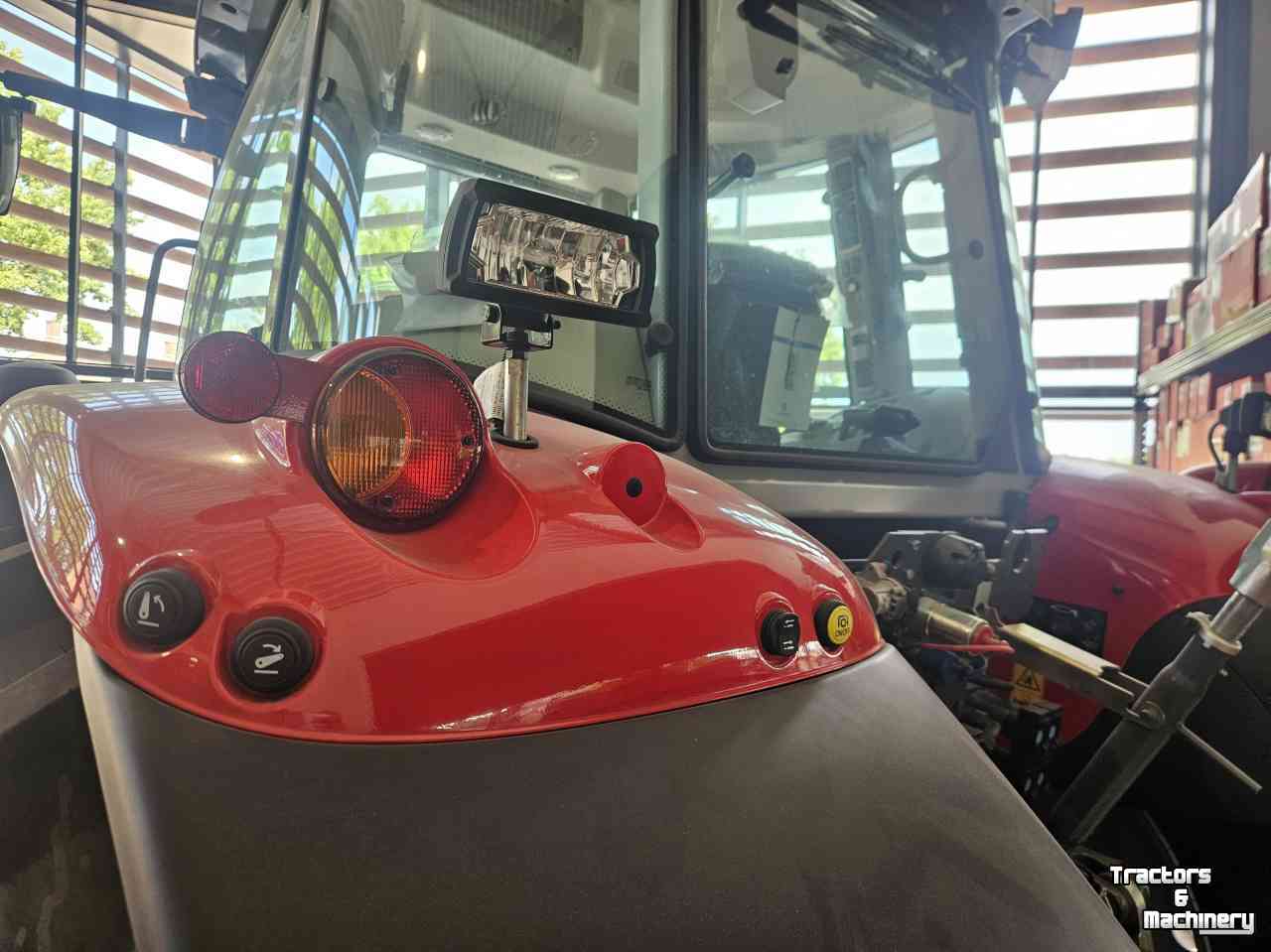 Tractor Massey Ferguson 5S 105 Efficient