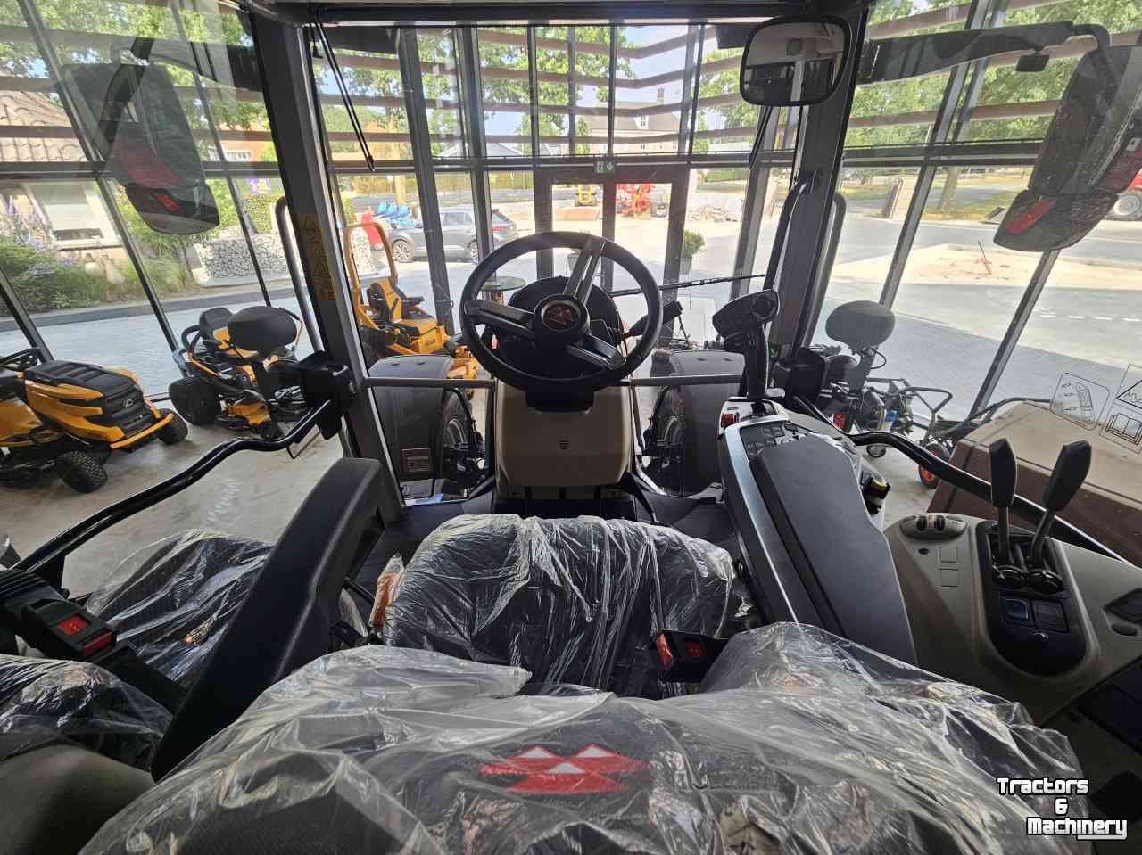 Tractor Massey Ferguson 5S 105 Efficient