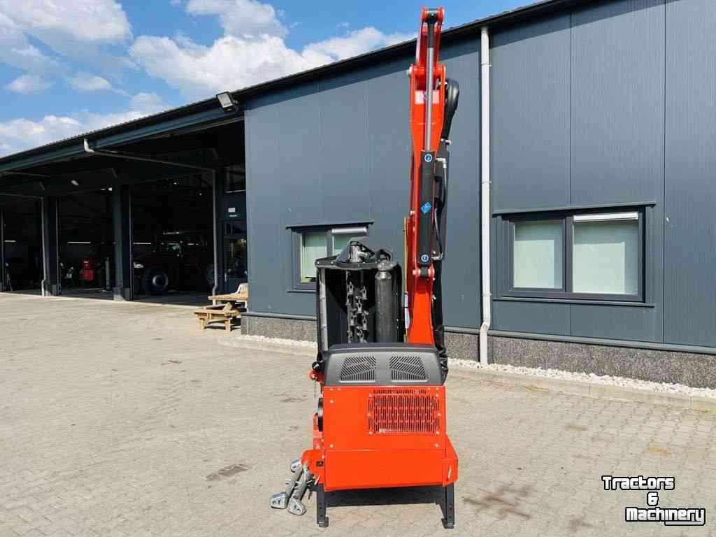 Mowing arm with flailmower Kuhn AGRI-LONGER GII E4745M