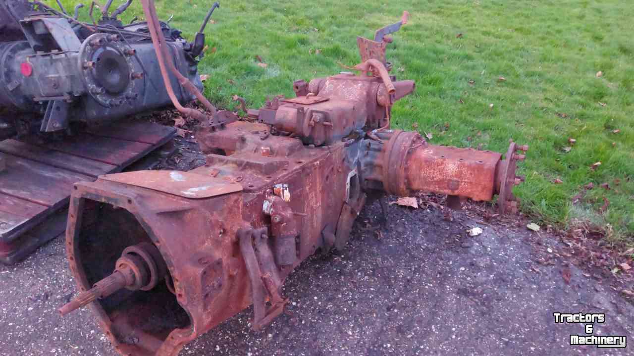 Used parts for tractors Case-IH 856 divers