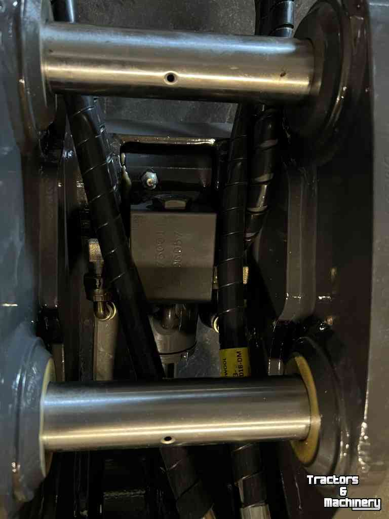 Mini-Excavator Case Case CX30 New Holland E30C  Snelwissel -DAEMO DMQ27 parts nr:31MK-90010CG
