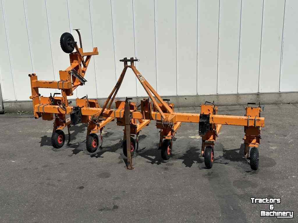Inter-row cultivator  Gielis Schoffelmachine 6 rijen, 7 elementen