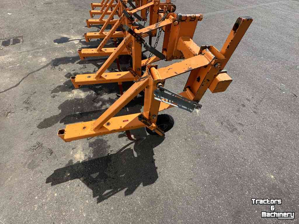 Inter-row cultivator  Gielis Schoffelmachine 6 rijen, 7 elementen