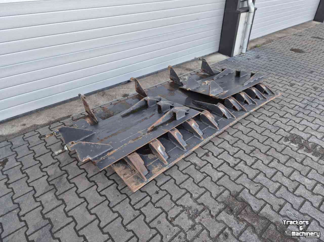 Diverse used spare-parts Fliegl Maisplaten / Maismessen