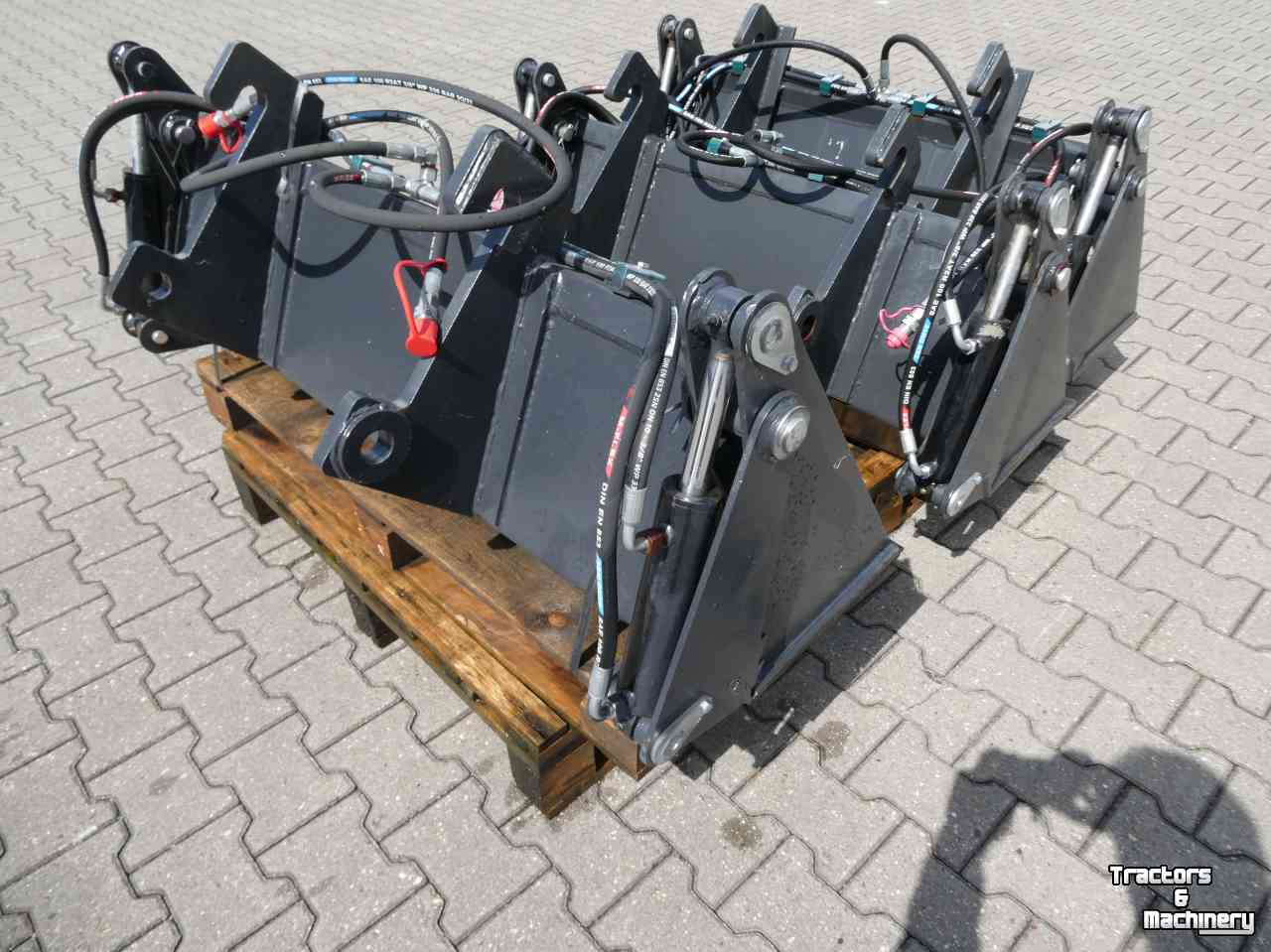 Other attachments and accessories Hofstede 4 in 1 bak graaf compact bak hydraulisch 1.2  1.4m