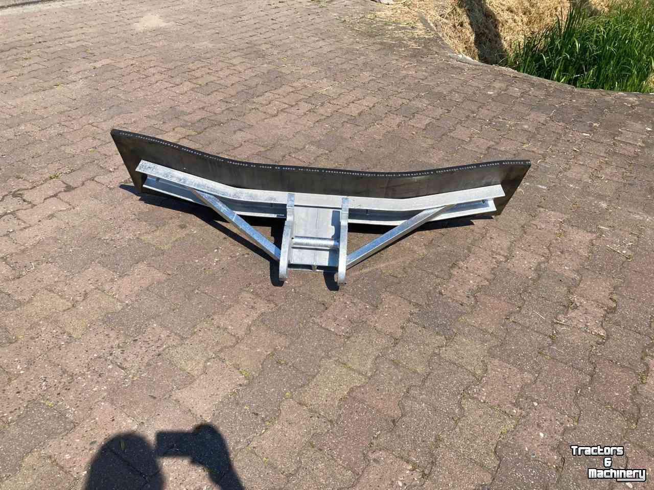 Rubber yard scraper  Rubberschaaf  schuif met CW 05 aansluiting