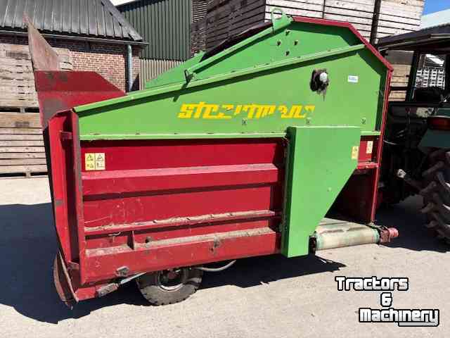 Silage-block distribution wagon Strautmann Blokkenwagen