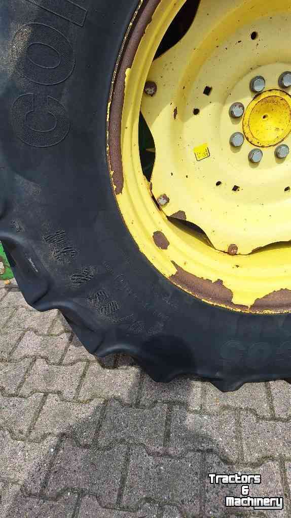 Tractor John Deere 5620