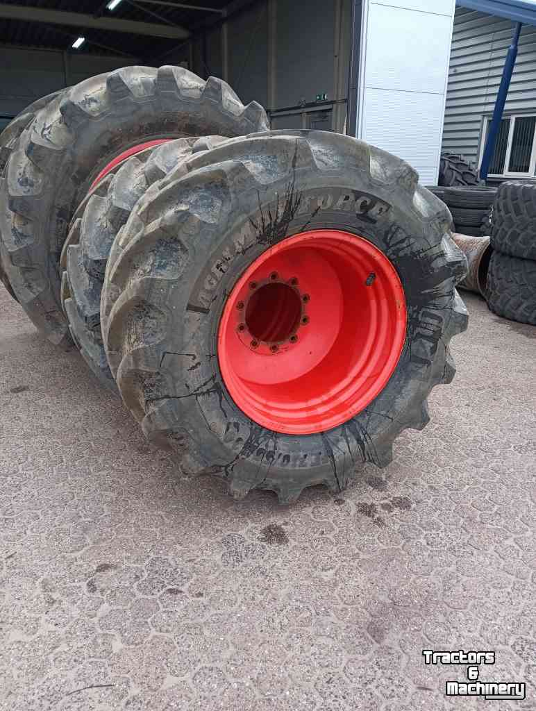 Wheels, Tyres, Rims & Dual spacers BKT 900/50R42 710/55R30